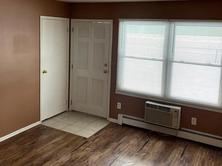 164 Comet St #5 — Photo 4