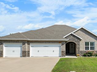 5033 W Skyler Dr, Springfield, MO 65802