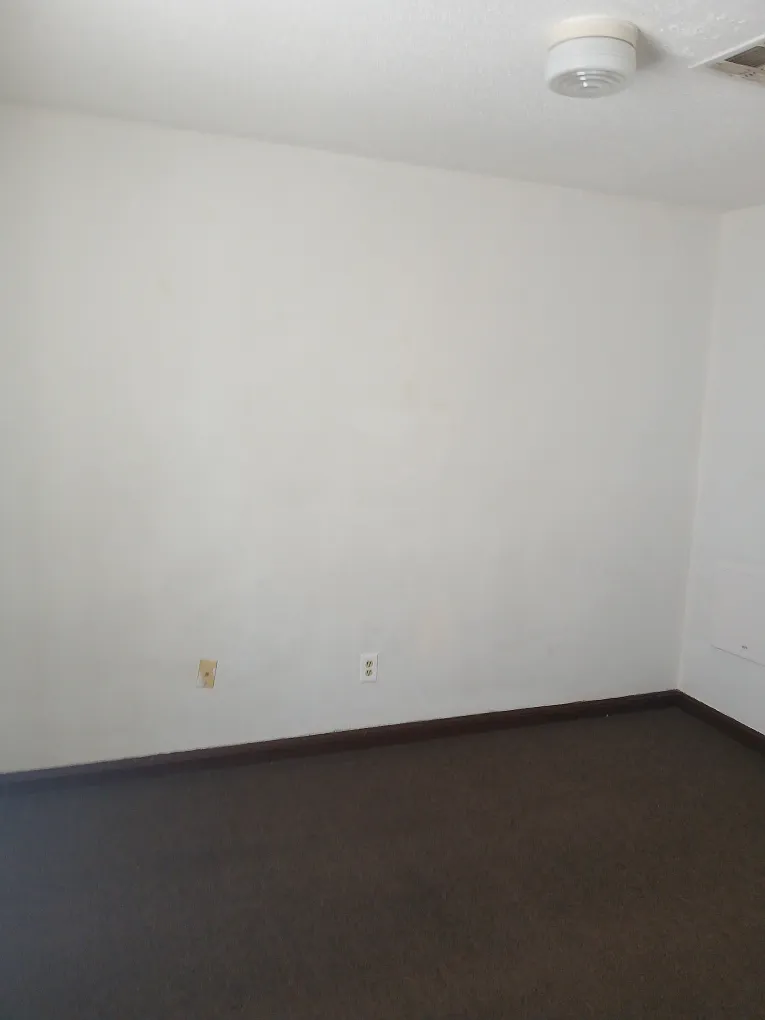 2 bed, 1.5 bath, 1200 sqft, $800 — Photo 3