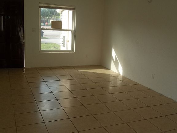 3rd image of 1930 S Palmetto Ave #11153172