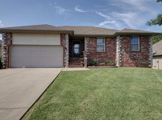 427 E Katie Dr, Springfield, MO 65803