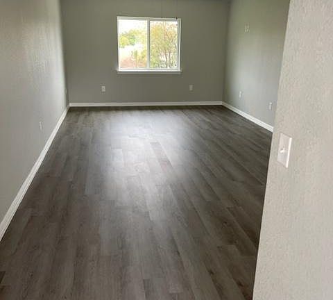 4th image of 1925 Avenue O SW #103