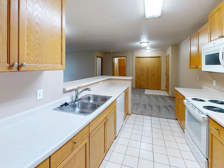 Dakota Park Apartments — Photo 37