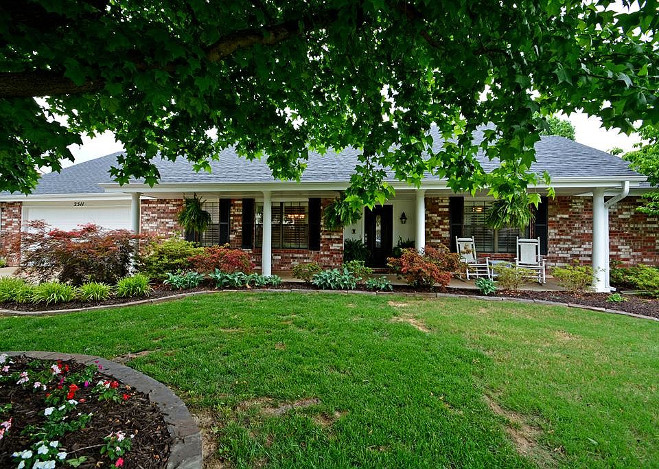 1st image of 2511 W Orleans Dr