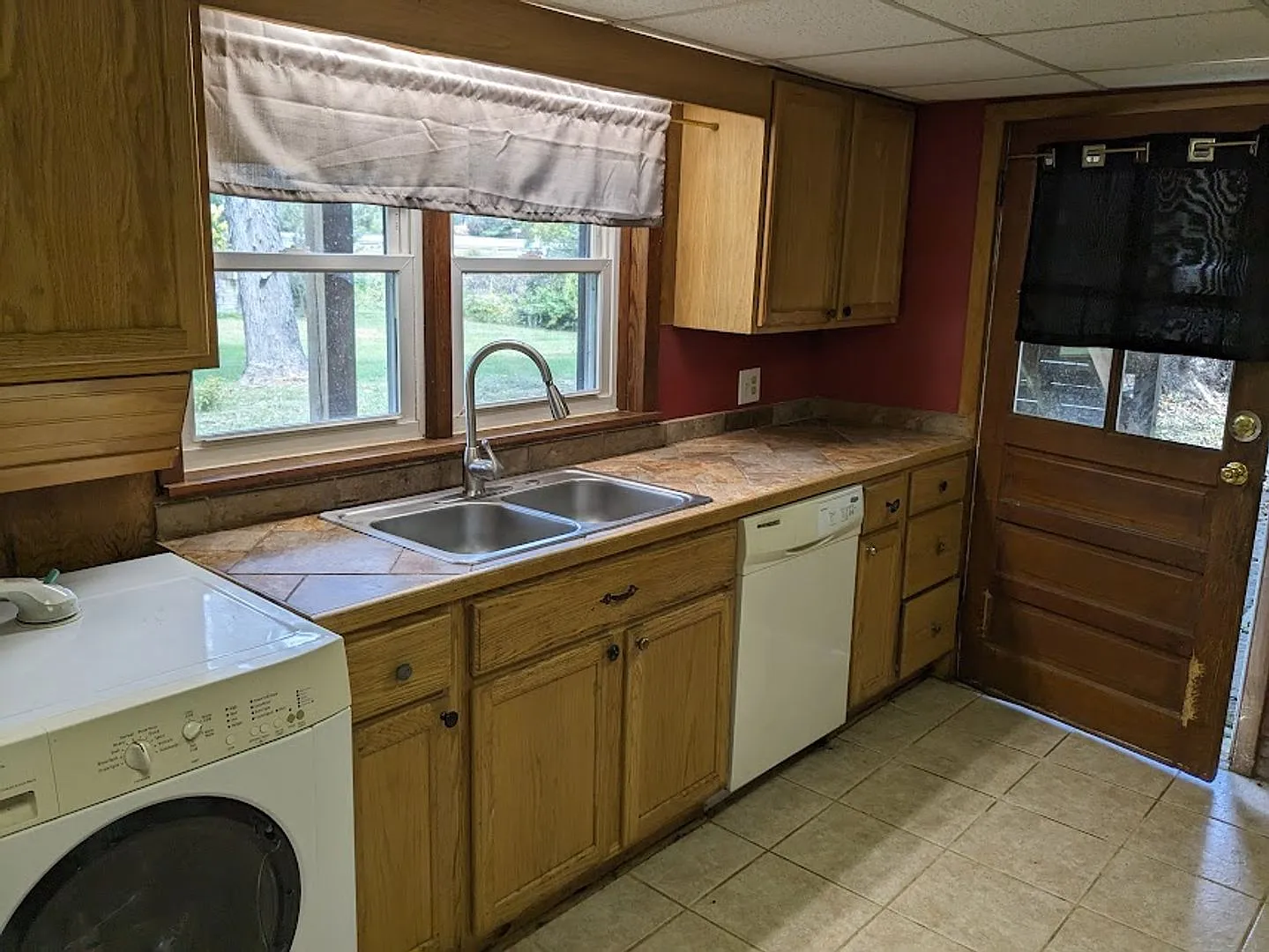 Basement Apartment available in Cullowhee $1400 a month, year-long lease available October 1st — Photo 4