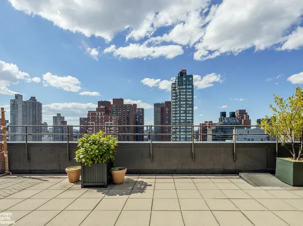 340 East 93rd Street image 10 of 11