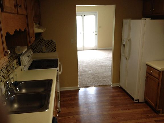 5th image of 317 Wildwood Dr