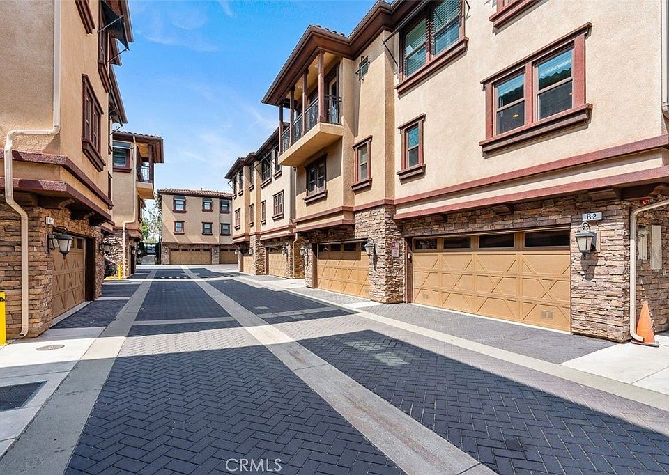 1st image of 656 W Huntington Dr #B-2