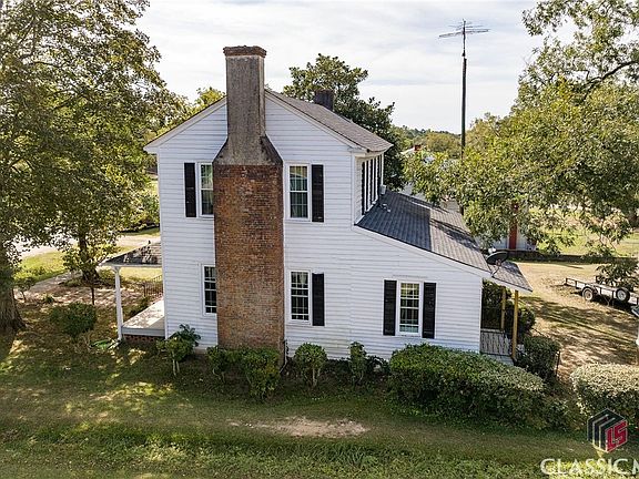 4th image of 107 Alexander Street SW