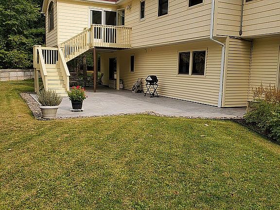2nd image of 17 Hereford Ln