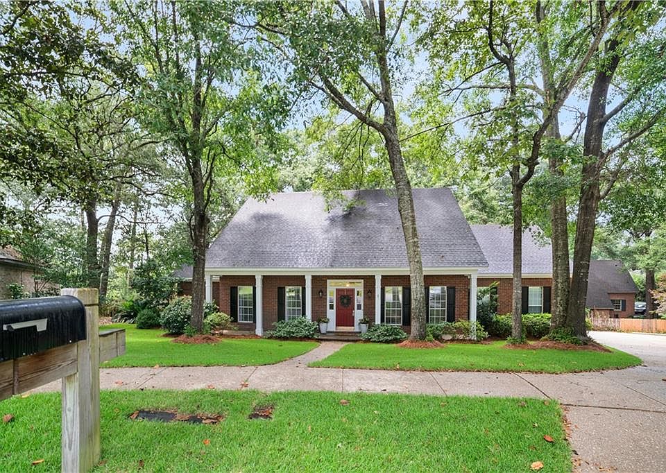 1st image of 2205 Field Stone Ct