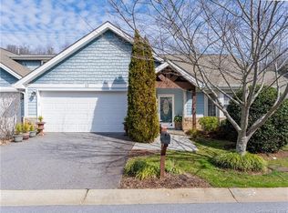 12 Kaylor Dr, Arden, NC 28704