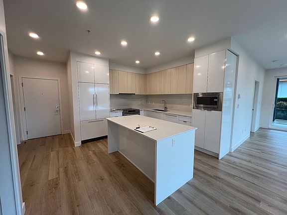 3rd image of 1892 Starling Dr #108