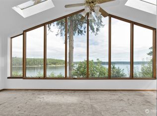 2526 Island Dr NW, Olympia, WA
