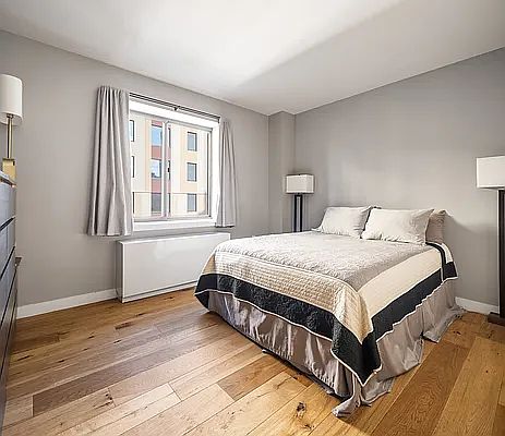 3rd image of 64 E 111th St APT 705