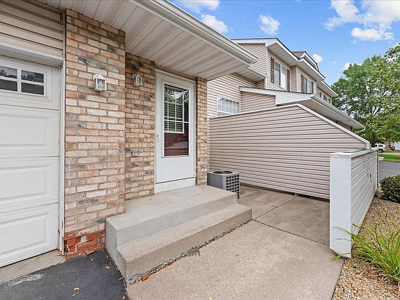 2nd image of 617 Grandview Way