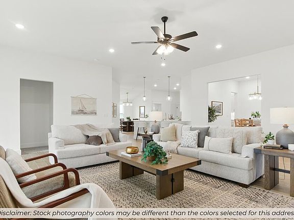 4th image of 910 Silver Oaks Drive