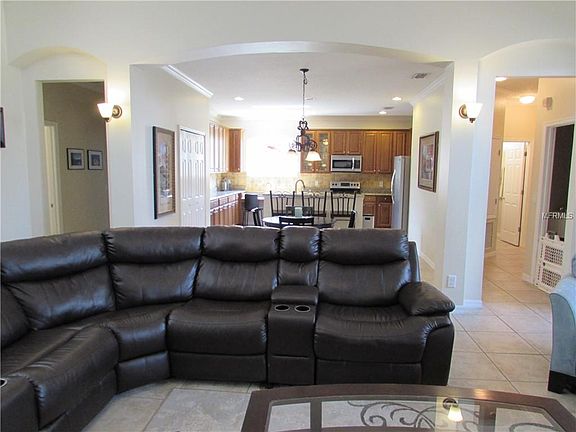 3rd image of 1179 Pallister Ln