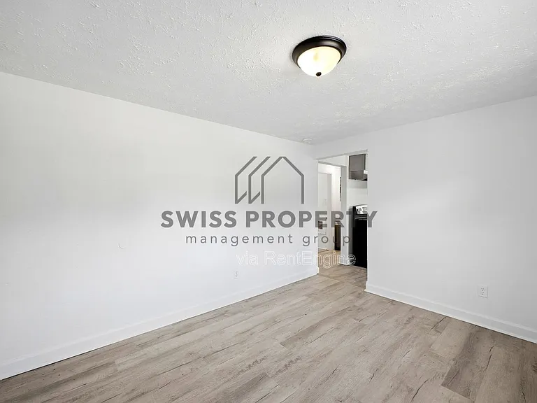 486 Hanley St #A — Photo 5