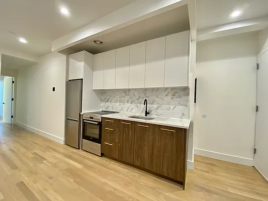 Rented by Simply Brooklyn Realty Inc | media 7