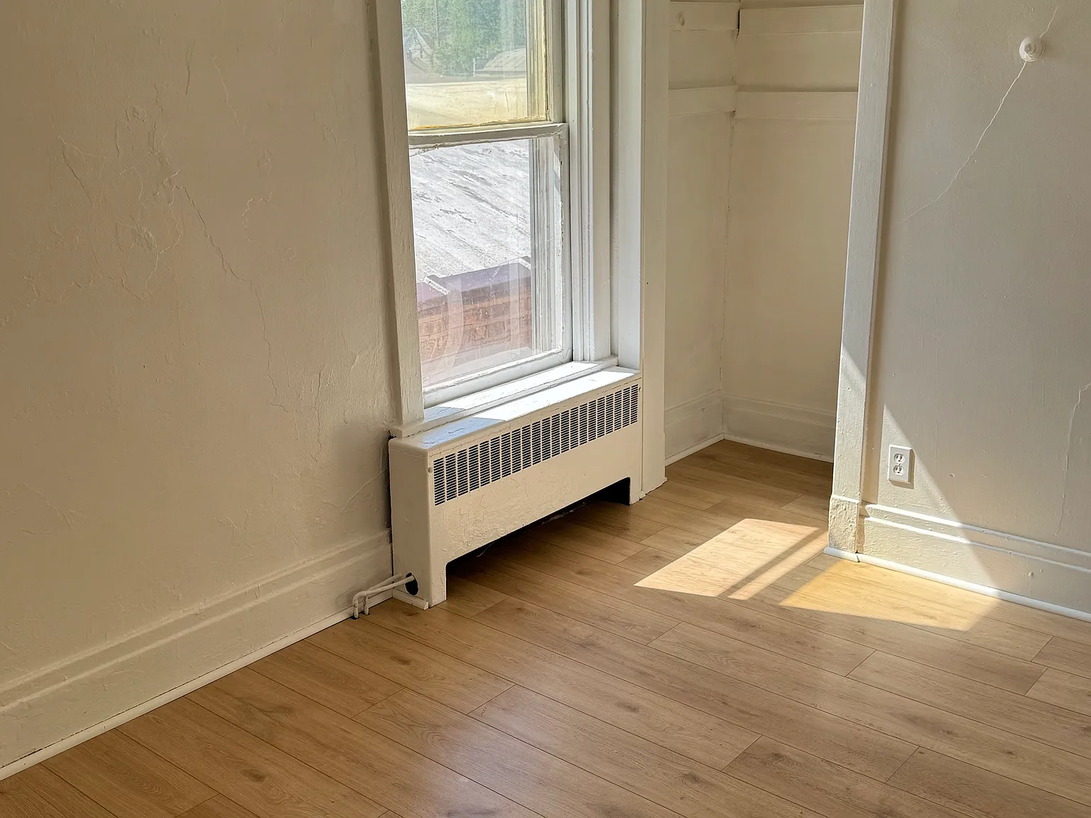 2 bed, $1,095 — Photo 4