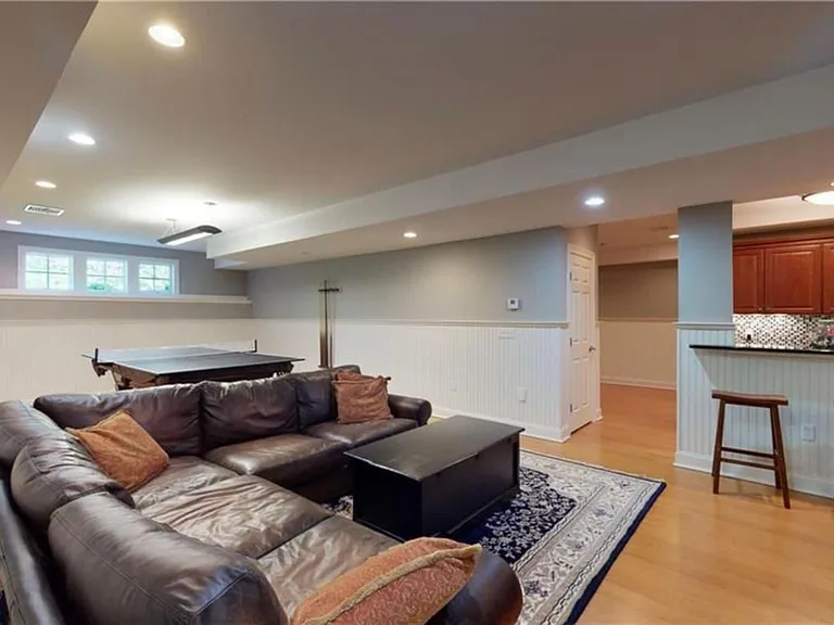 Wet Bar and Game Room