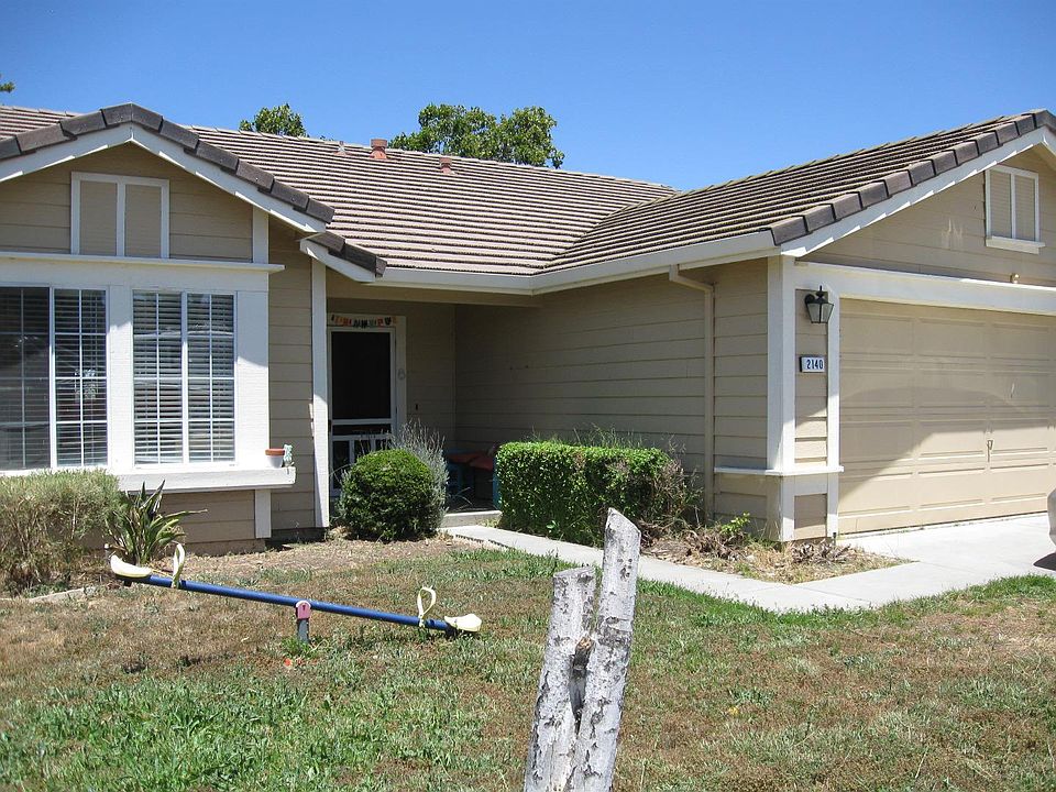 2nd image of 2140 Osborne Cir