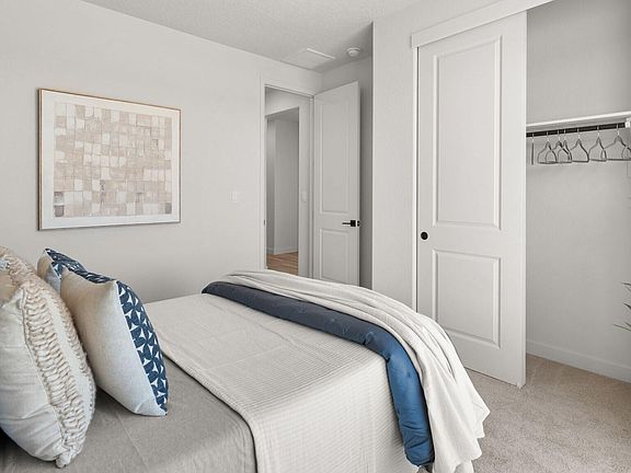 5th image of 2432 Marble Ave NE