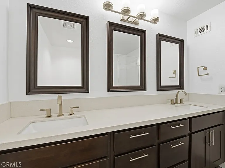14115 Moorpark St — Photo 21