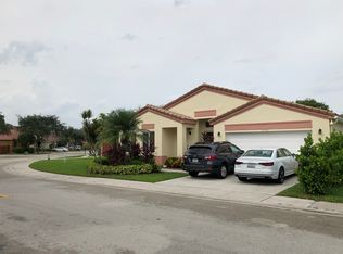 10765 SW 17th Pl, Davie, FL 33324