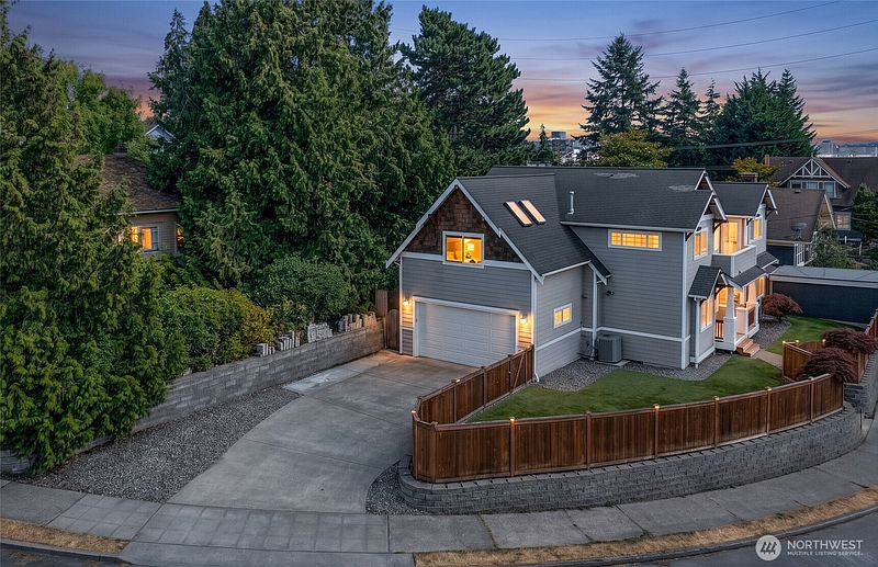 2nd image of 7208 8th Avenue NE