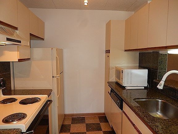 2nd image of 75 Kristin Cir Unit 307