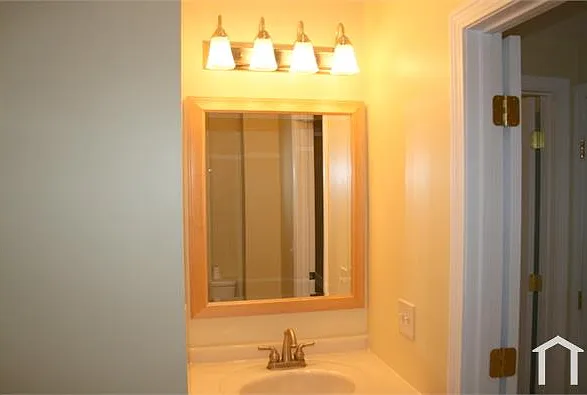 30 Holmes St #2 — Photo 18