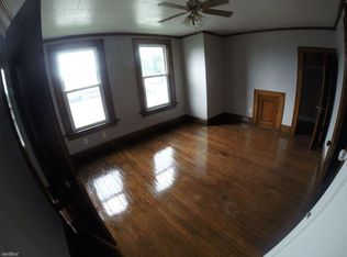 2010 Davie St, Davenport, IA 52804
