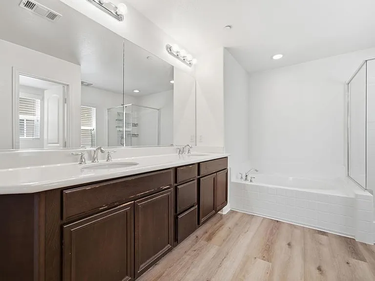 1418 Pershing Rd — Photo 22