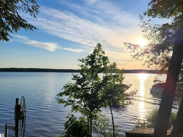 4573 Sands Park Rd, Kalkaska, MI 49646
