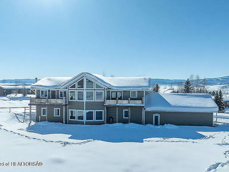 1132 Saddle Dr — Photo 1
