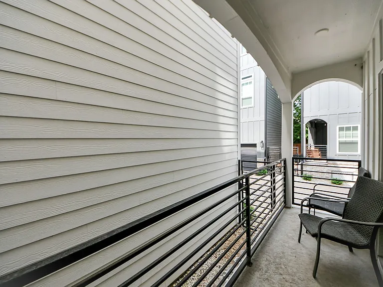 1223 W 16th St #B — Photo 4