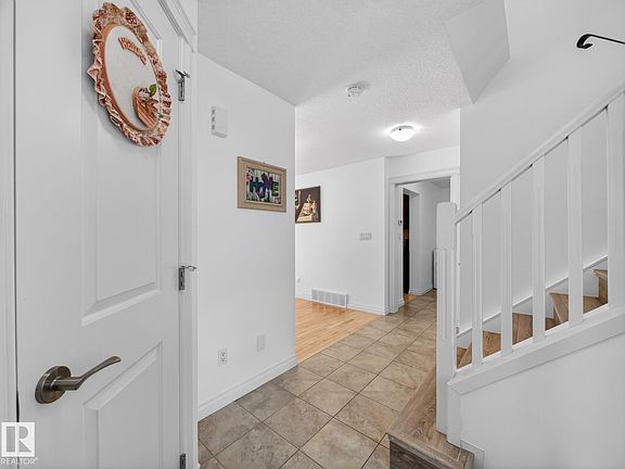 4th image of 718 Adams Way SW