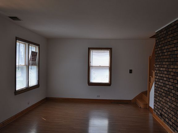 Grate / Living Room