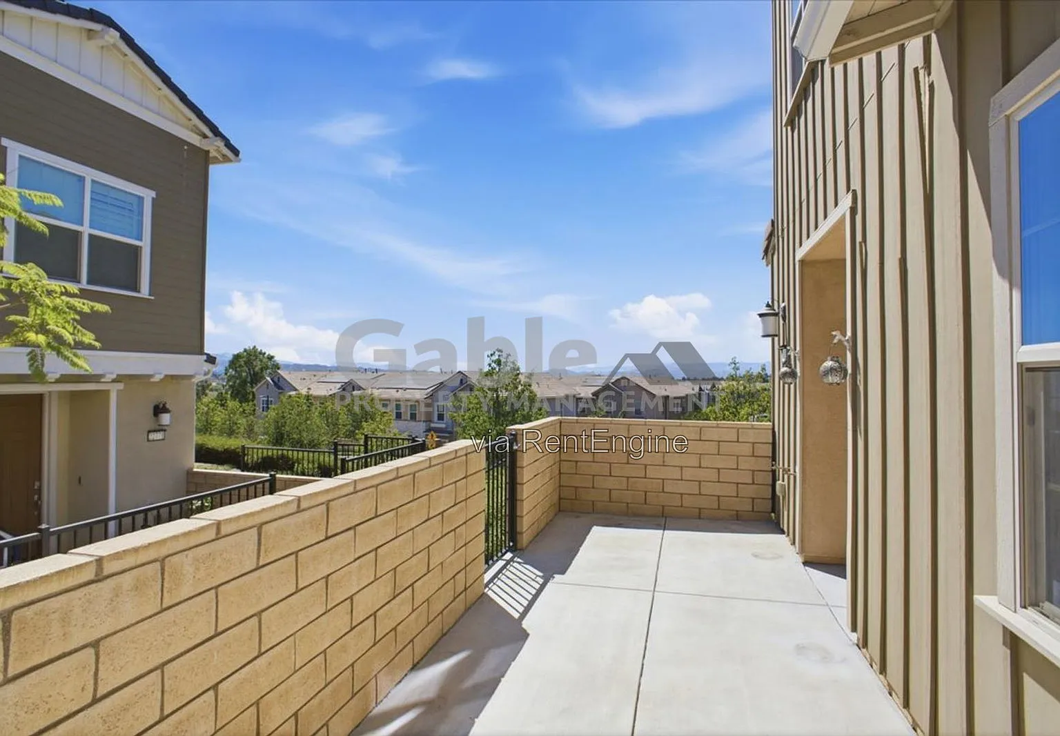 3 bed, 3.0 bath, 1620 sqft, $3,800 — Photo 2