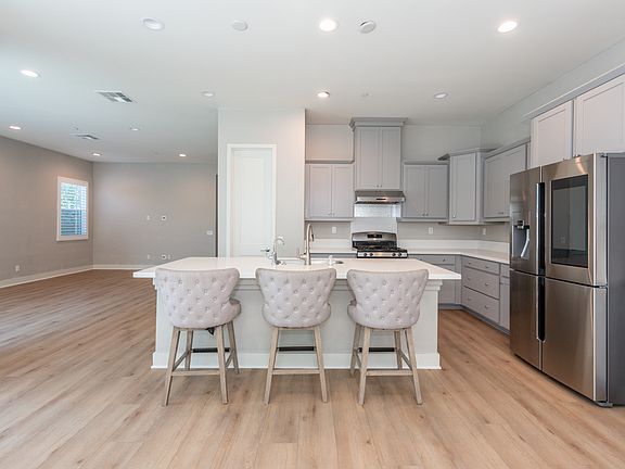 4th image of 15830 Ellington Way