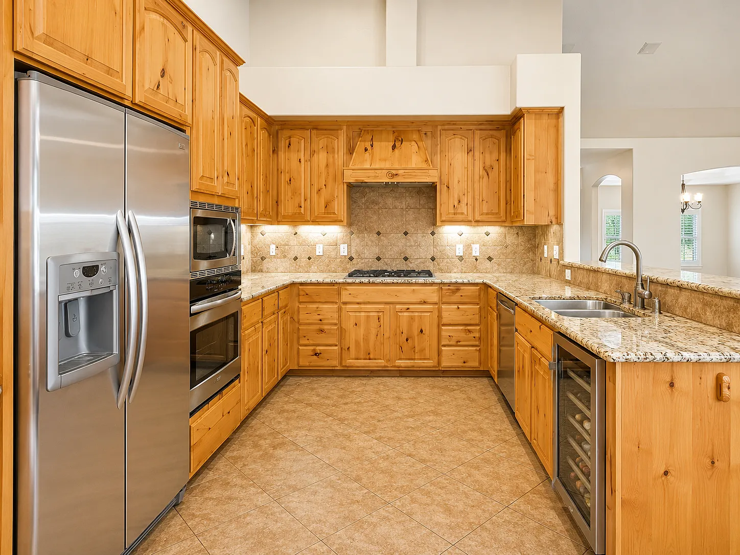 3 bed, 2660 sqft, $2,995 — Photo 3
