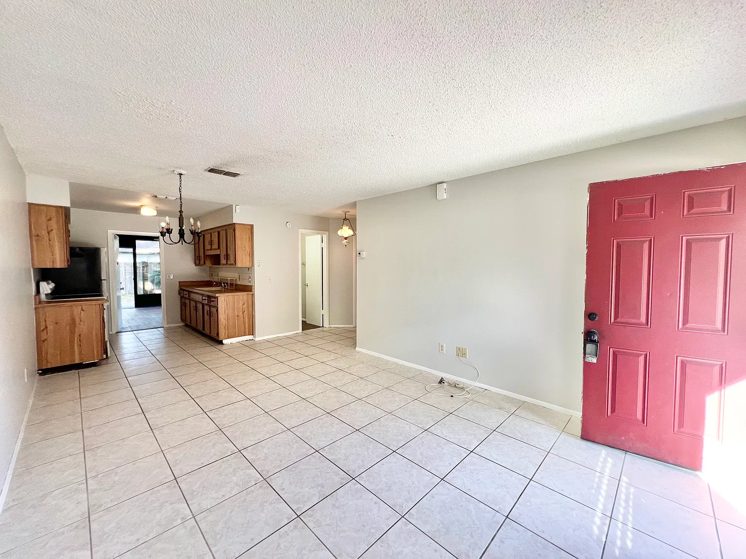 2 bed, 754 sqft, $1,700 — Photo 3