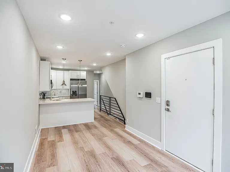 2216 Emerald St #A — Photo 3