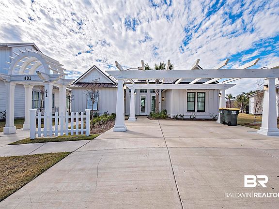 3rd image of 801 Kingston Ln