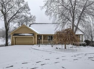 4715 NW 87th St, Kansas City, MO 64154