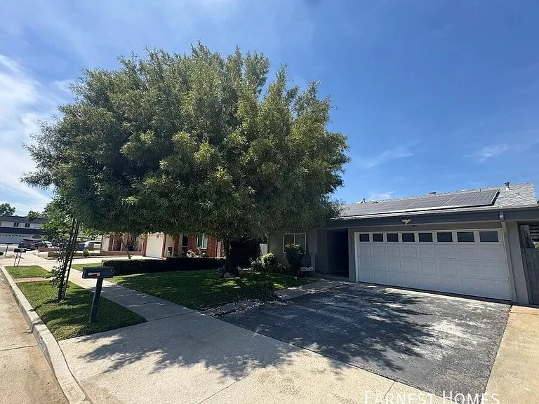 21019 Hackney St — Photo 1