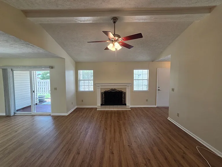 4012 Woodridge Rd — Photo 5