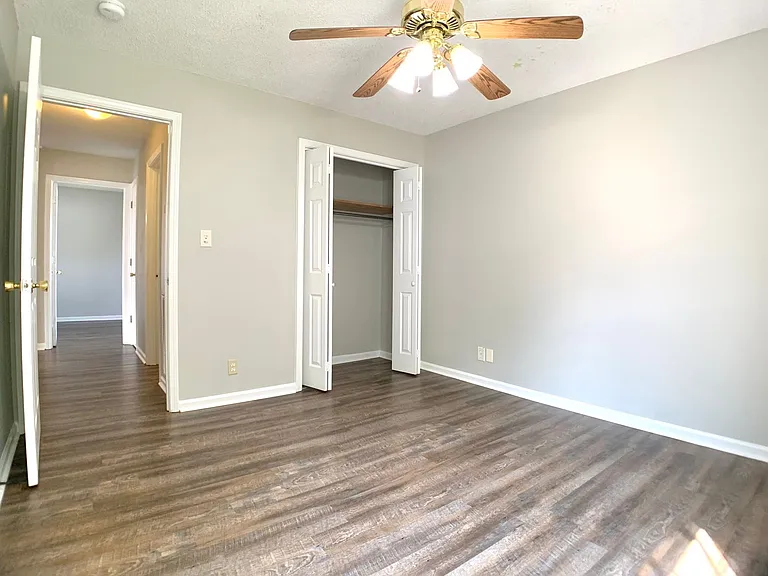 355 Broadmore Dr — Photo 20